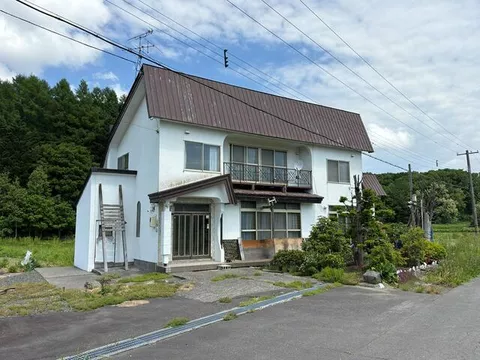 38 minutes on foot from JR Tohoku Main Line Shiroishi Station