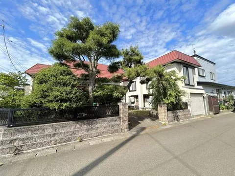 [Open House] Interior and exterior renovation planned / Corner lot / Quiet residential area / Seismic reinforcement work