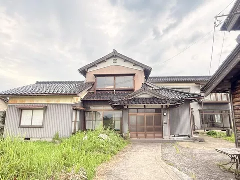 Imizu City, Tanada (Echikyu-Daimon Station) 2-story building 11DK