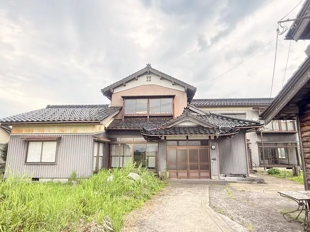 Imizu City, Tanada (Echikyu-Daimon Station) 2-story building 11DK
