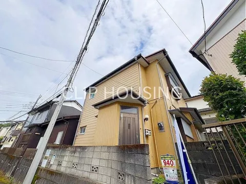 Ideal base property for DIY or renovation! A house on a high ground in a quiet residential area with good sunlight!
