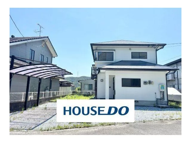 1-minute walk to the bus stop♪ All rooms are over 6 tatami mats♪ Renovated 4SLDK house!