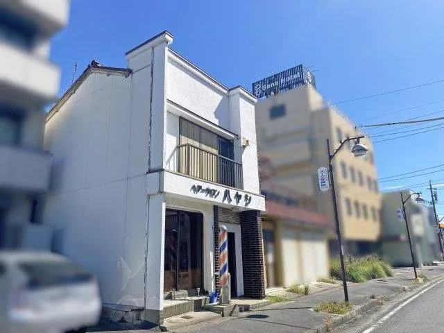 5.9 million yen, Kobe 8 (Suzuka City Station)