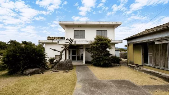 Naruto City, Oasa Town, Hina, Rokutanda (Awakawabata Station) 2-story building 6LDK