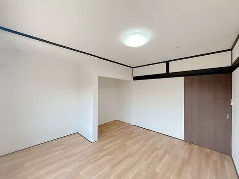 Used single-family home in Nakagifu City - Image 12